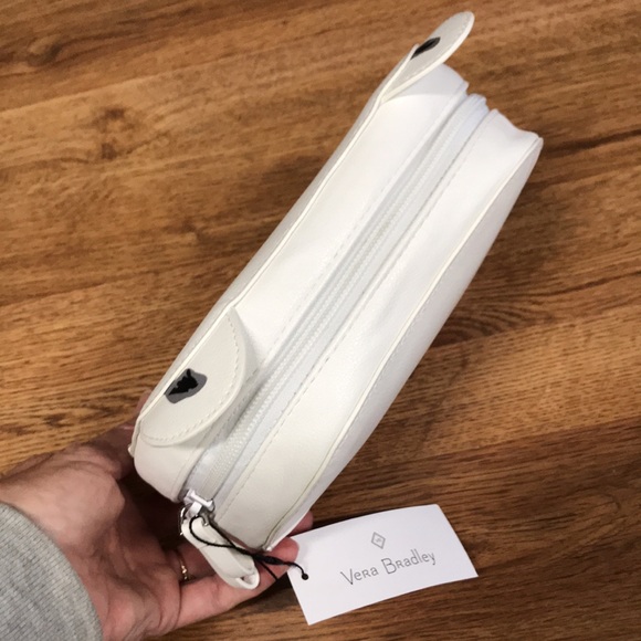 SOLD……..Vera Bradley Polar Bear Cosmetic Case - Picture 6 of 8